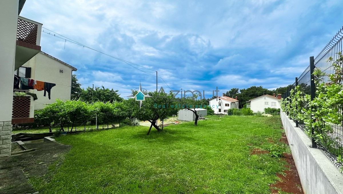 Istria, Parenzo, casa 300 m2, giardino 900 m2