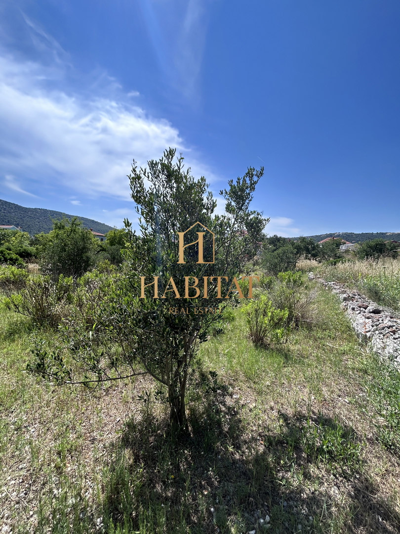 Dalmazia, Vinišće, terreno edificabile 1252m2, vista mare dal primo piano, ottima posizione, 80m dal mare