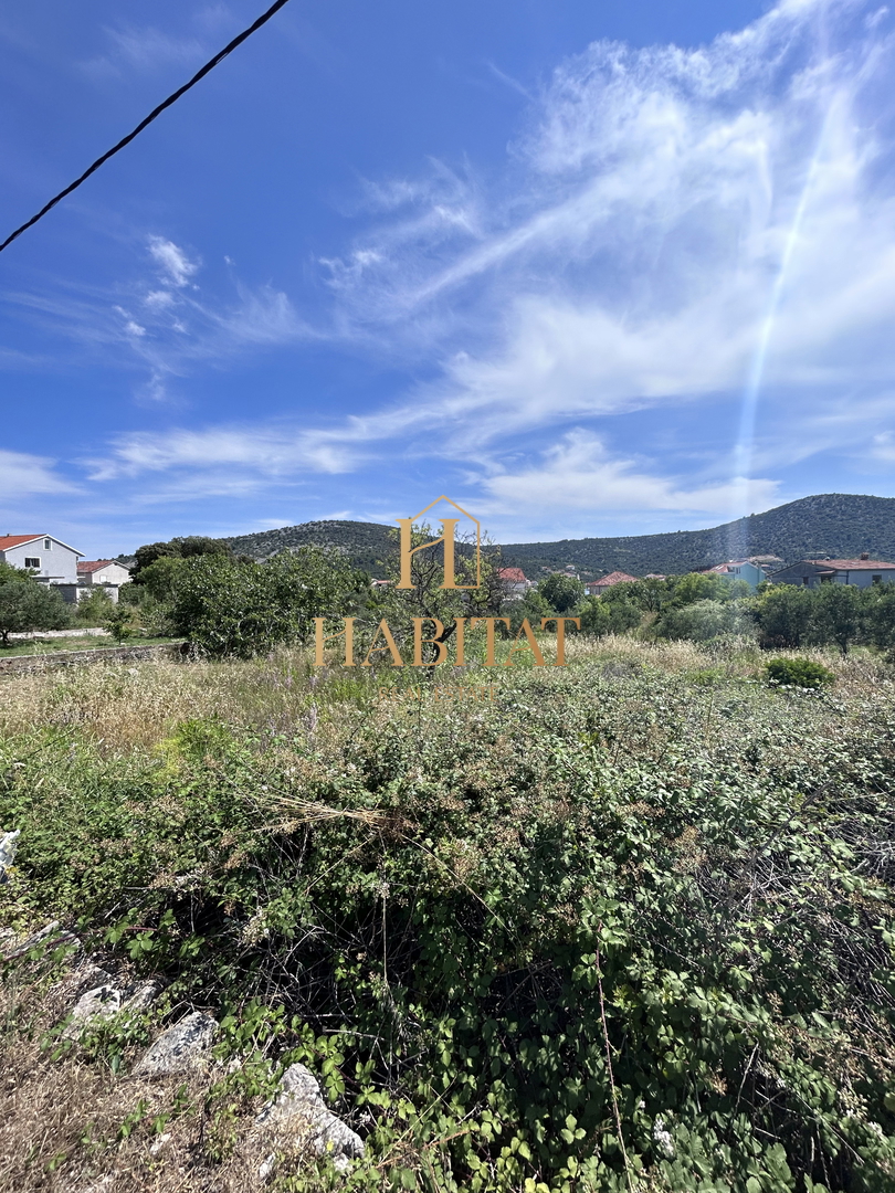 Dalmazia, Vinišće, terreno edificabile 1252m2, vista mare dal primo piano, ottima posizione, 80m dal mare