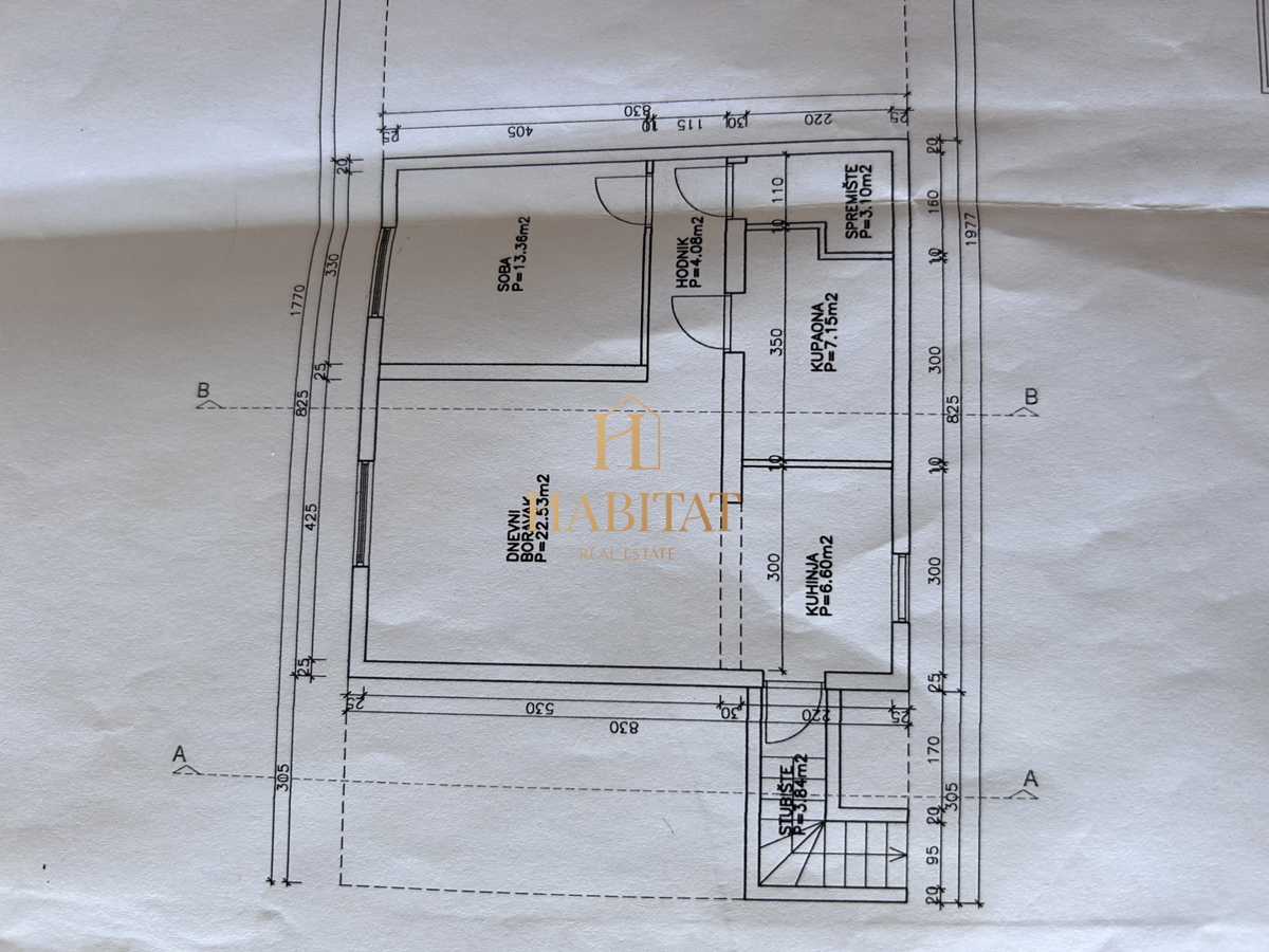 Istria, Kršin vicino a Cittanova, due appartamenti 130m2, cortile 140m2, parcheggio