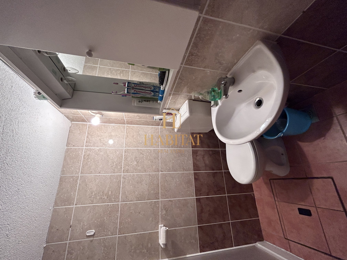 Istria, Kršin vicino a Cittanova, due appartamenti 130m2, cortile 140m2, parcheggio
