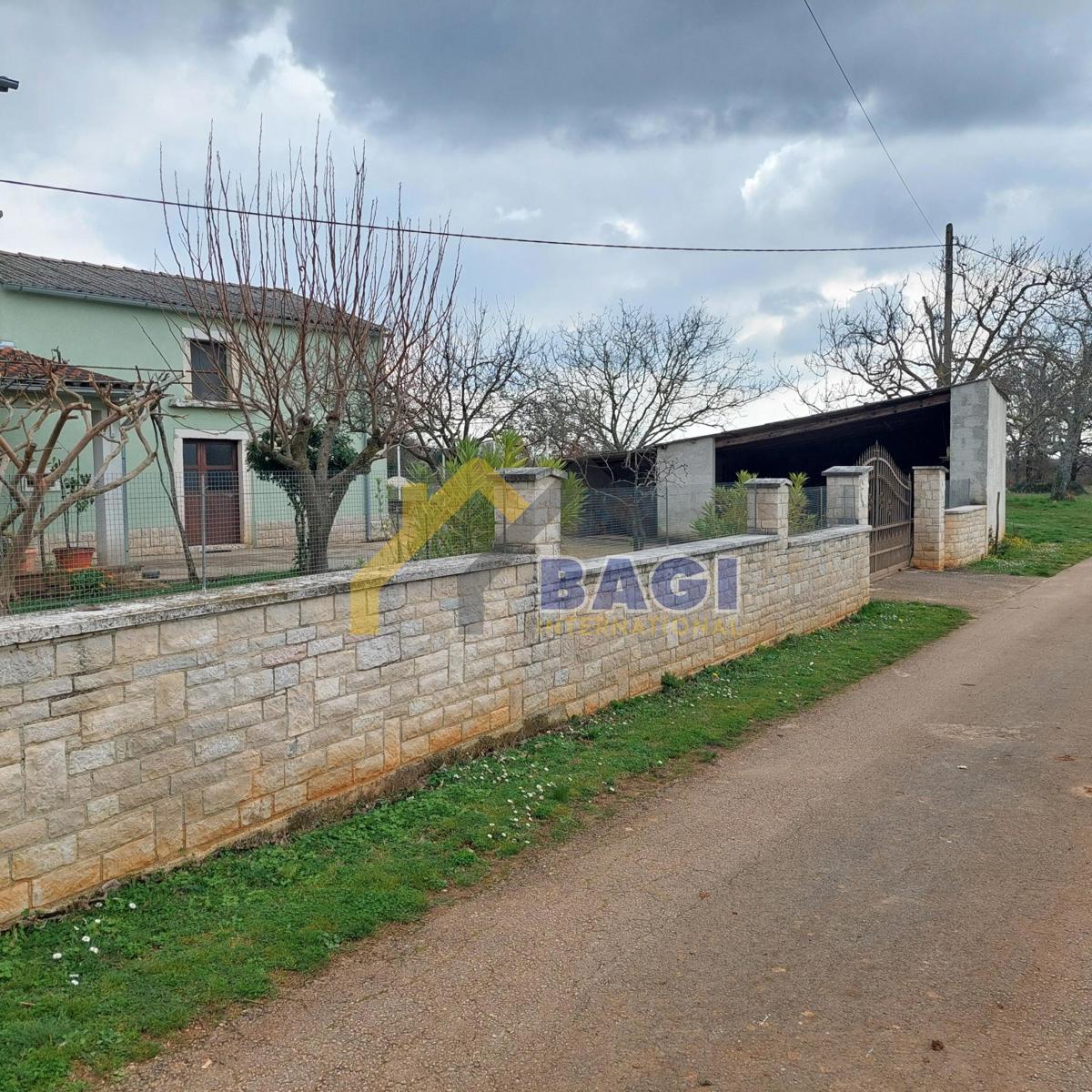 Casa in pietra, taverna e strutture accessorie - dintorni di Gimino