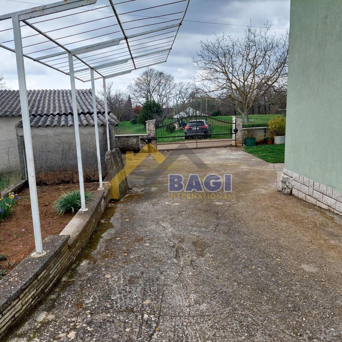 Casa in pietra, taverna e strutture accessorie - dintorni di Gimino