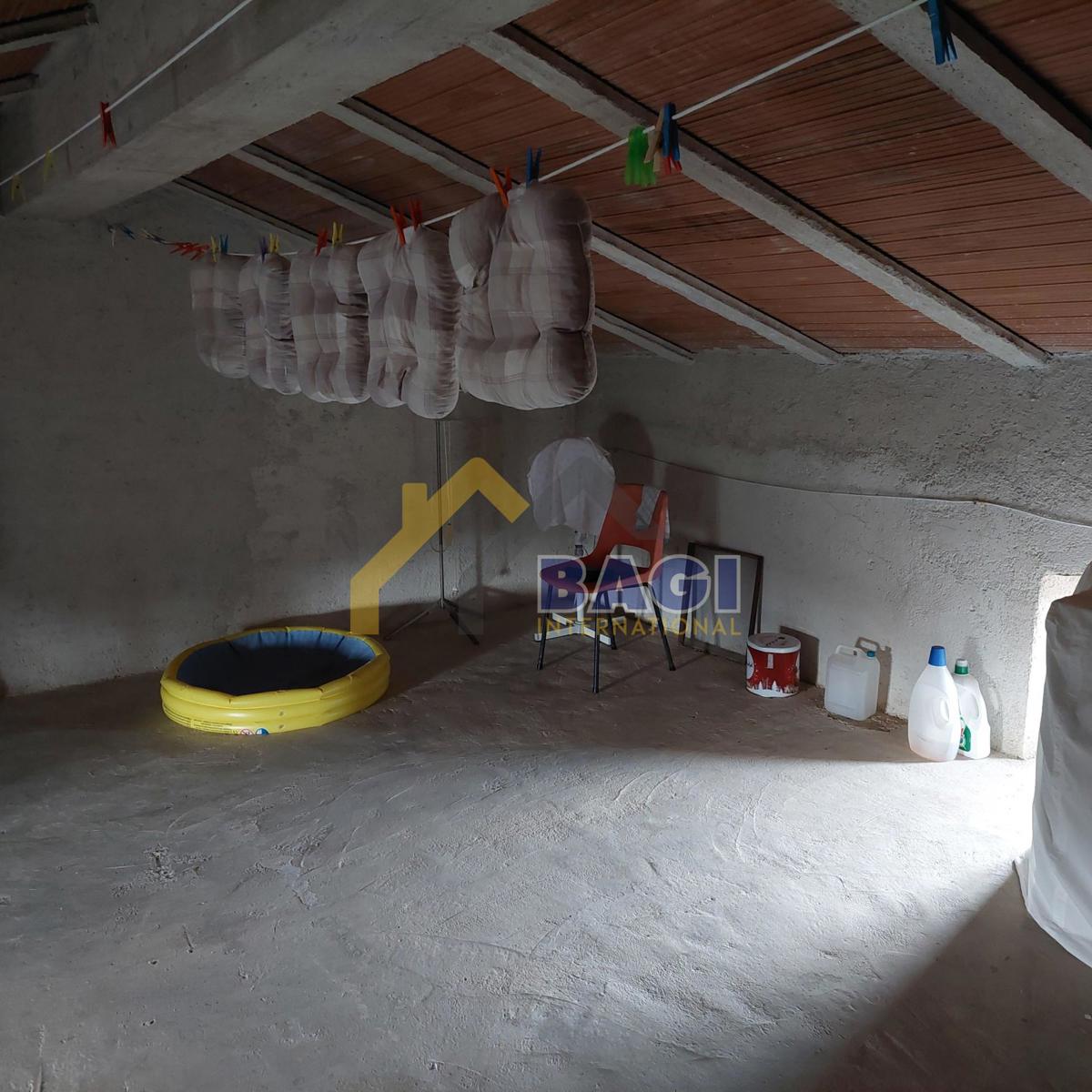 Casa in pietra, taverna e strutture accessorie - dintorni di Gimino