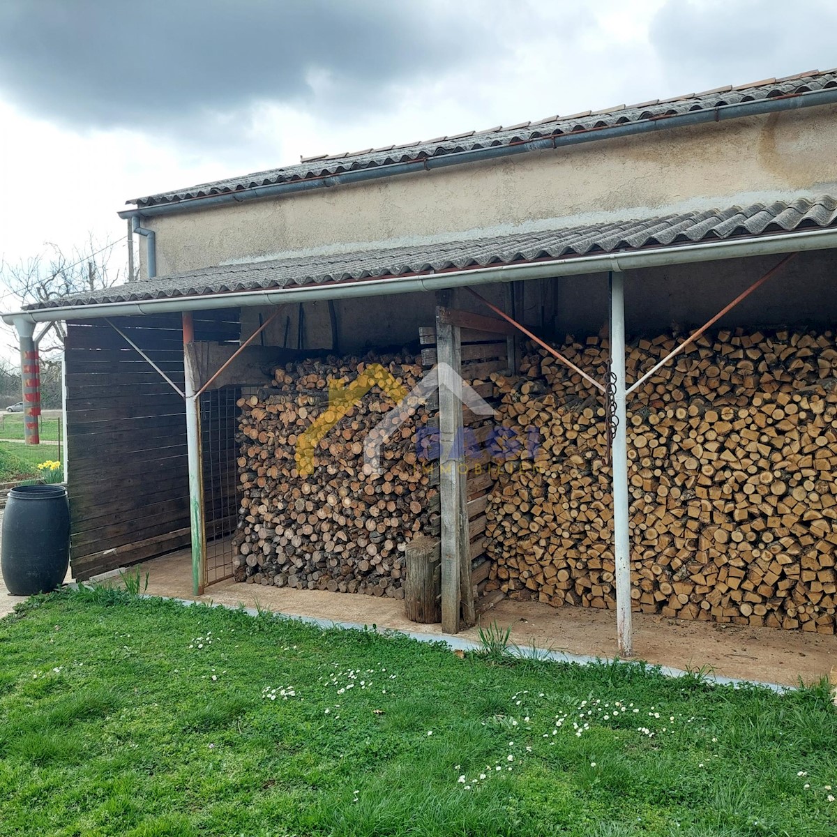 Casa in pietra, taverna e strutture accessorie - dintorni di Gimino