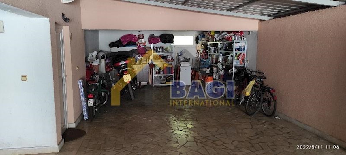 ROVIGNO-Appartamento su due piani 76m2+Garage con 2 posti auto