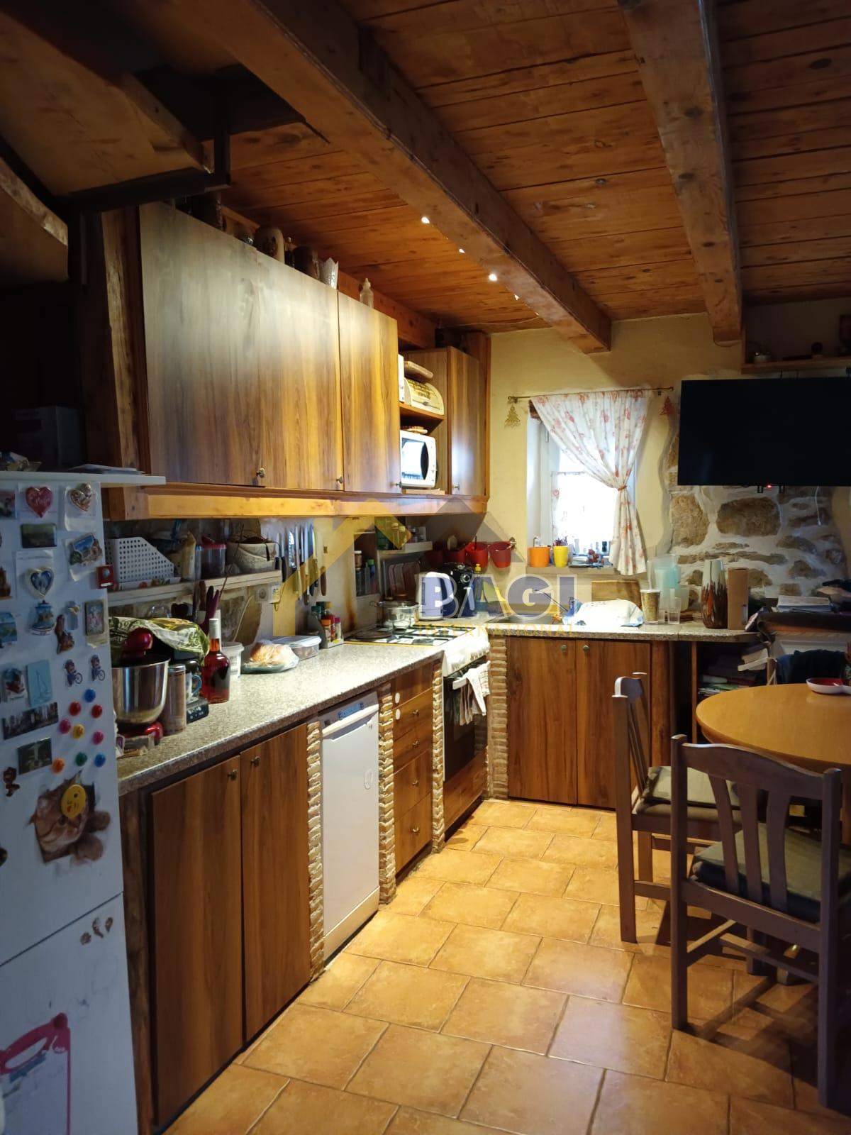 Parenzo-dintorni-Appartamento-casa a schiera rustica in pietra 106m2