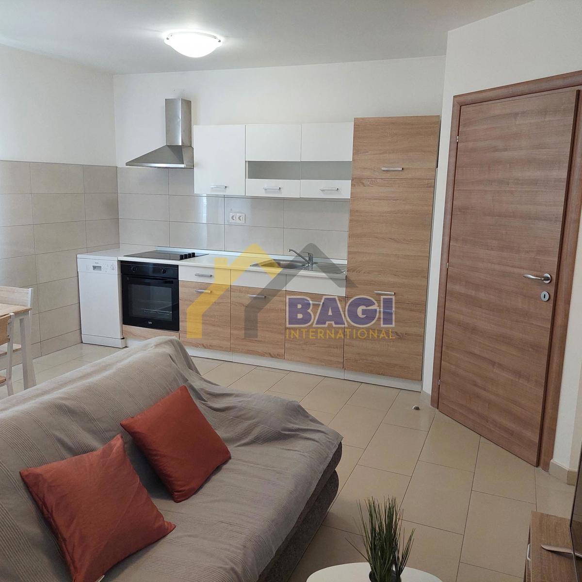 Pola - Appartamento piano terra 61m2 - giardino - parcheggio privato
