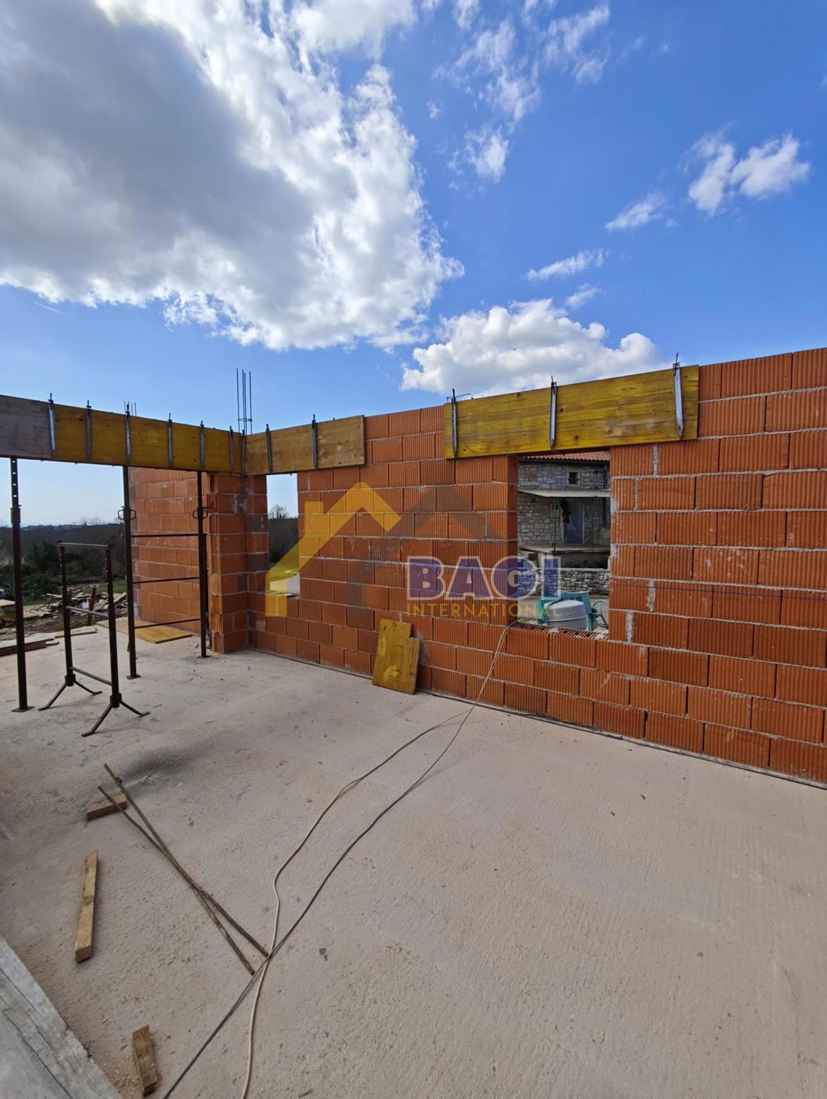 ISTRIA - TINJAN Casa con piscina e ampio giardino