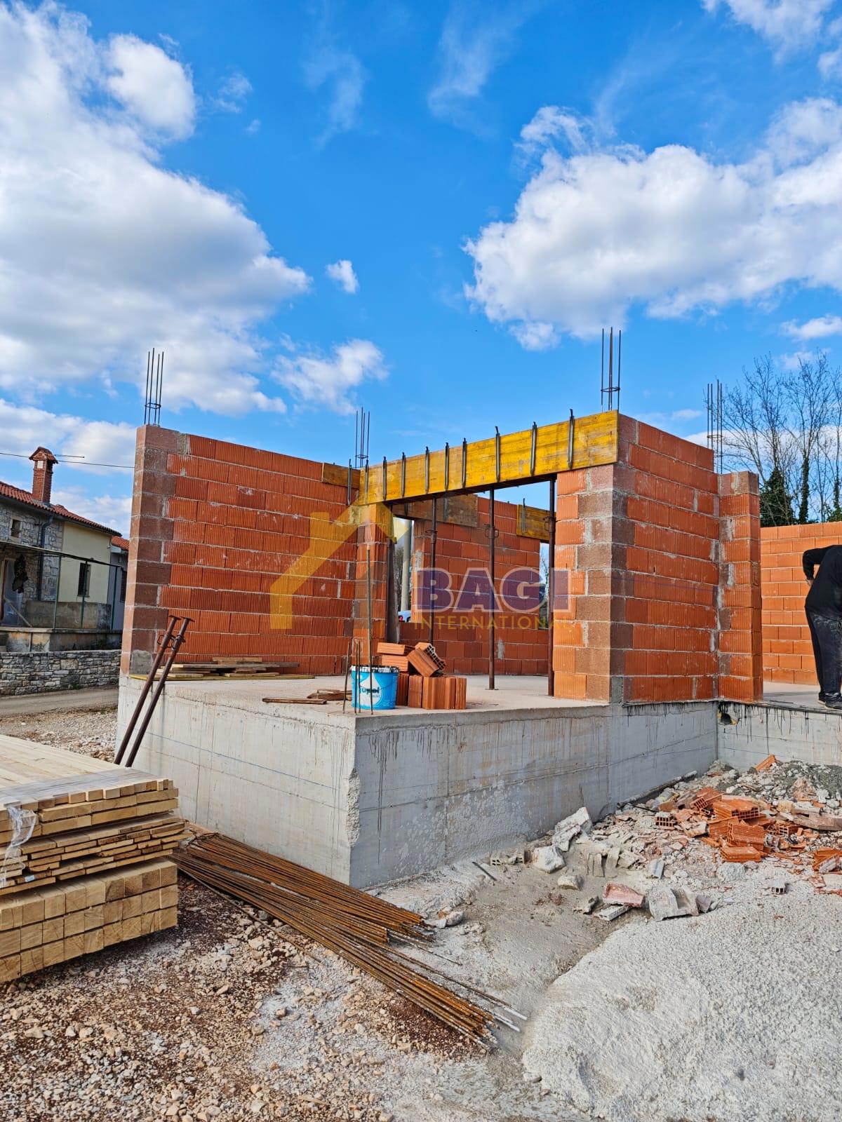 ISTRIA - TINJAN Casa con piscina e ampio giardino