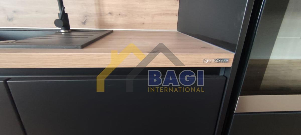 Pula-Attico 120m2-Nuova costruzione-2 posti auto-arredato