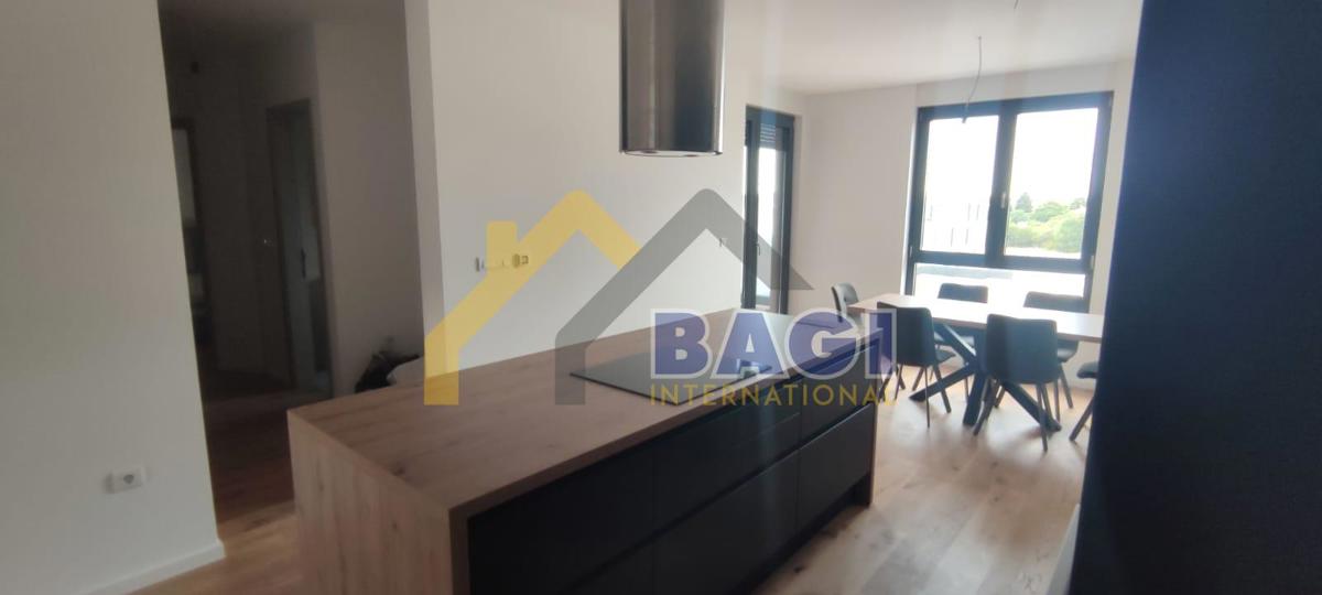 Pula-Attico 120m2-Nuova costruzione-2 posti auto-arredato