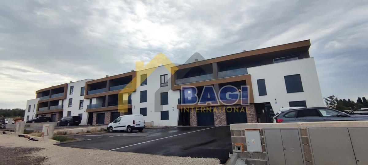 Pula-Attico 120m2-Nuova costruzione-2 posti auto-arredato