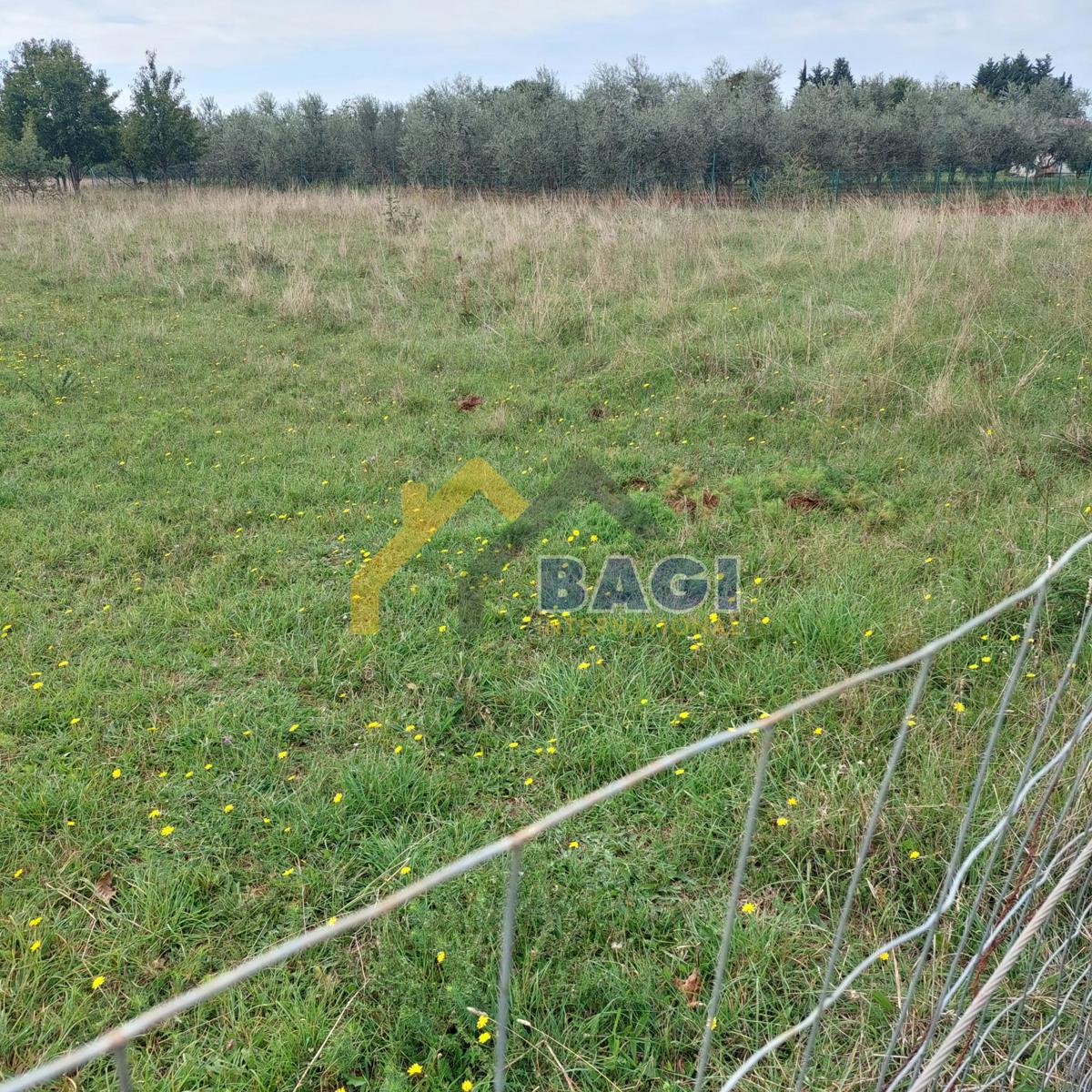 Loborika-Terreno edificabile 1085m2 per un condominio