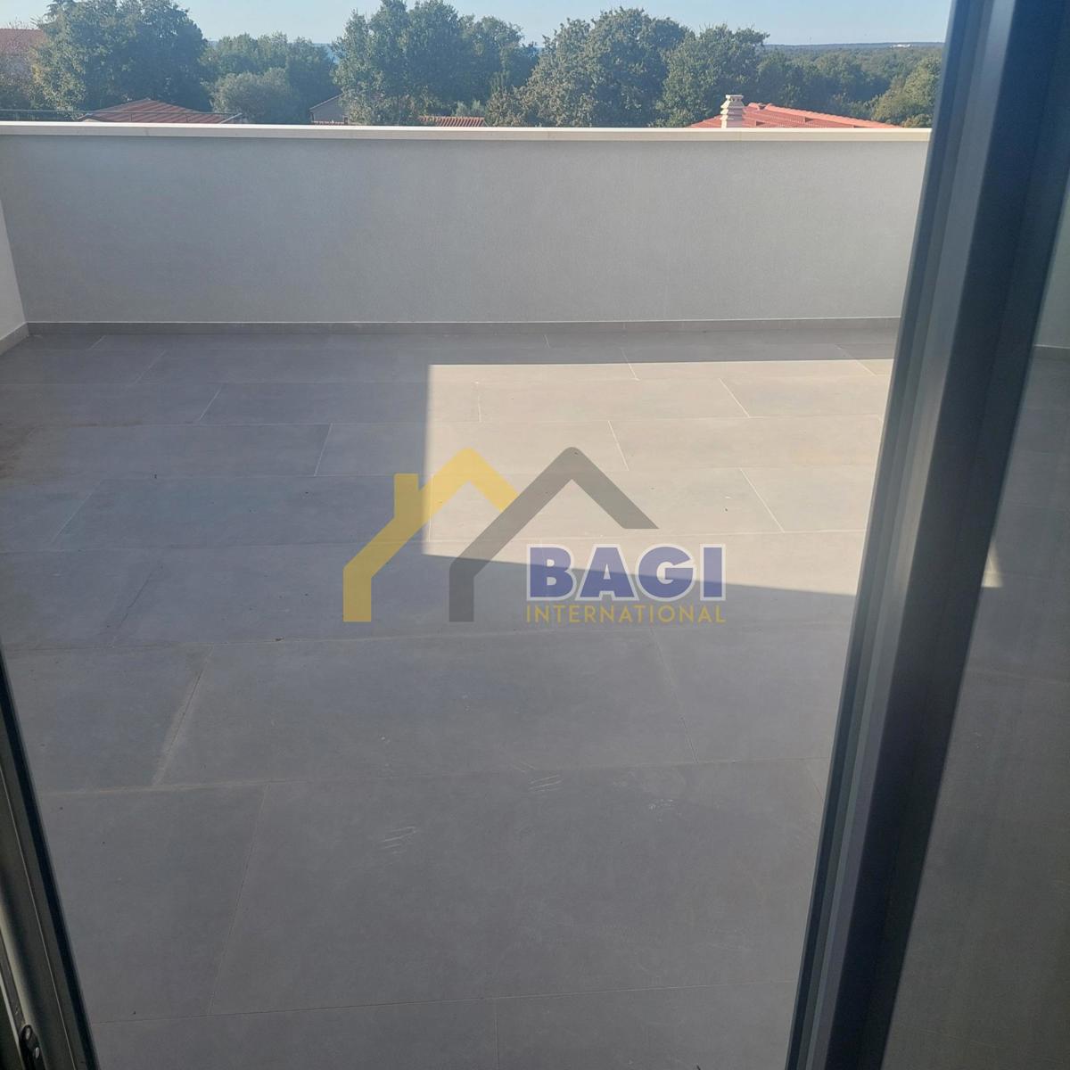 CASA DUPLEX-VISTA MARE-PISCINA-GARAGE-GIARDINO