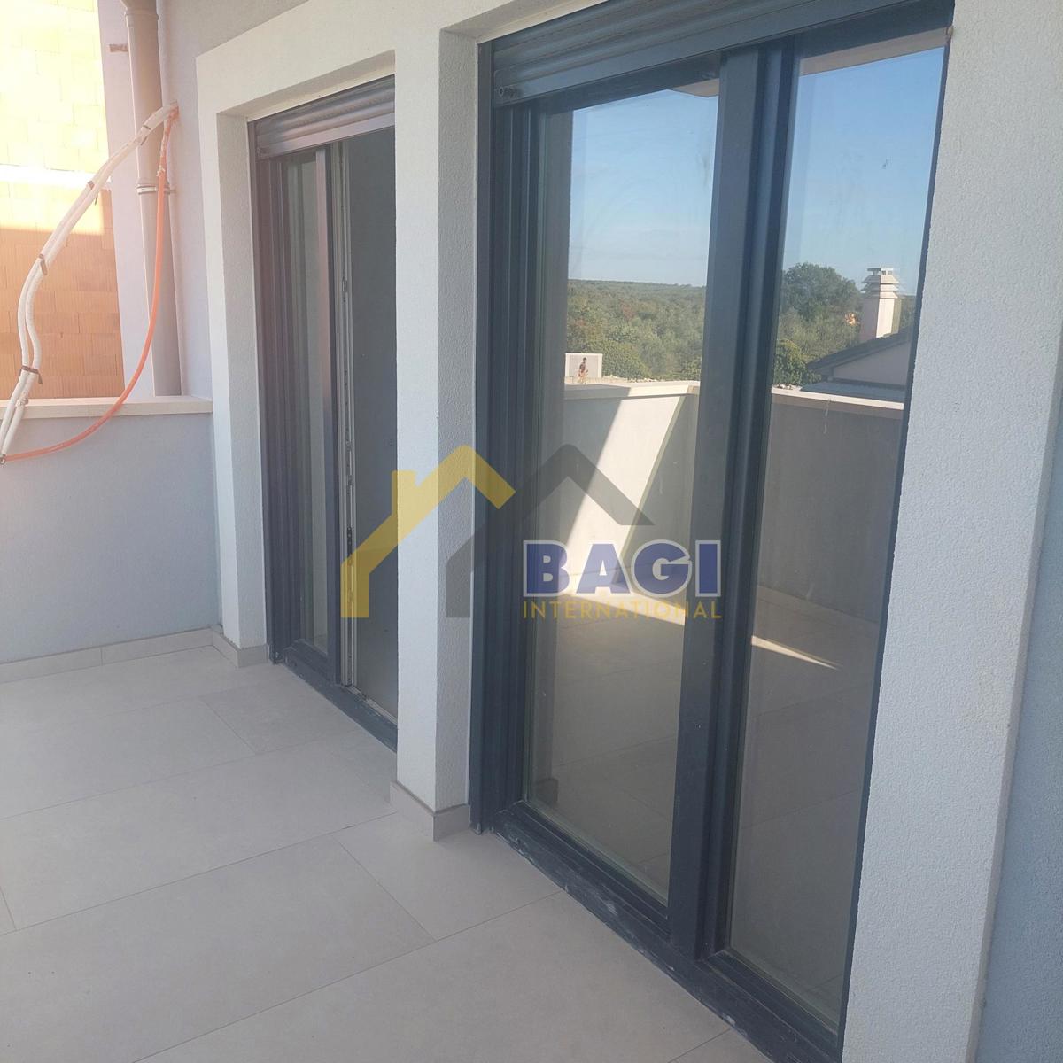 CASA DUPLEX-VISTA MARE-PISCINA-GARAGE-GIARDINO