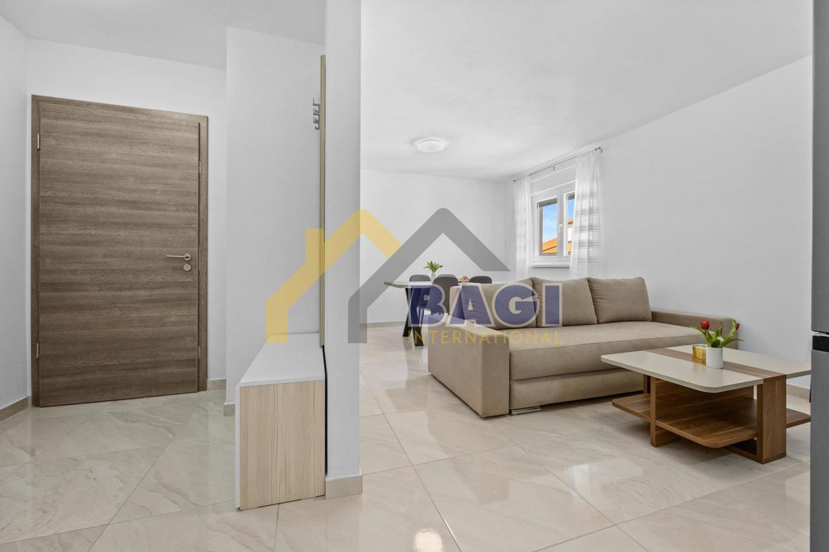 Appartamento con due camere da letto a Peroj