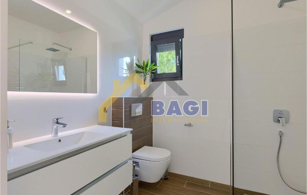 Splendida villa con piscina sulla collina – Barban