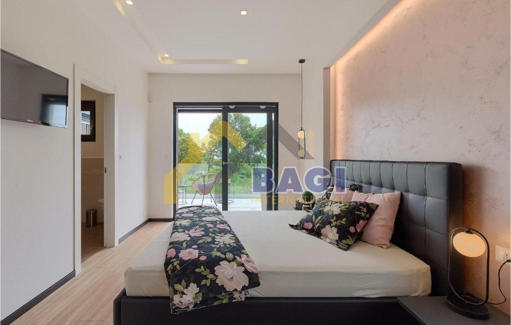 Splendida villa con piscina sulla collina – Barban