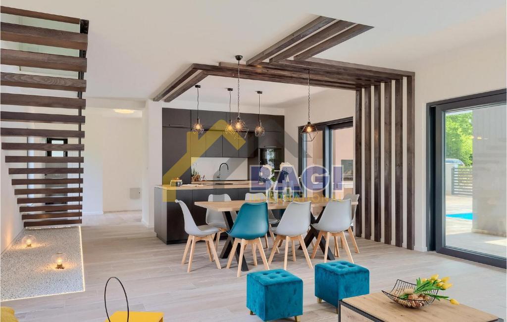 Splendida villa con piscina sulla collina – Barban