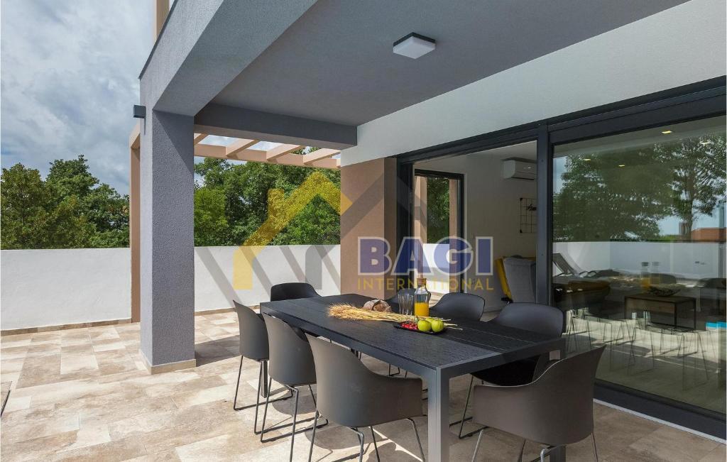 Splendida villa con piscina sulla collina – Barban