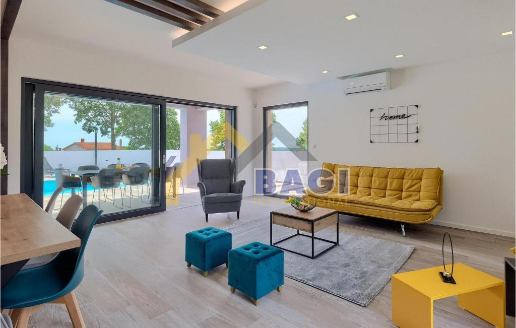 Splendida villa con piscina sulla collina – Barban