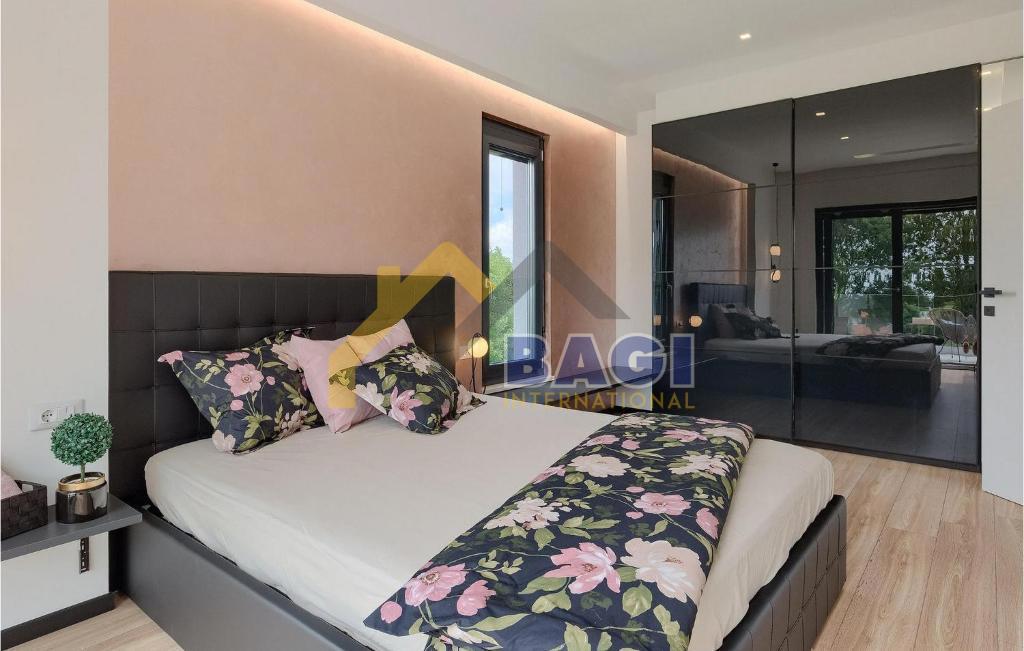 Splendida villa con piscina sulla collina – Barban