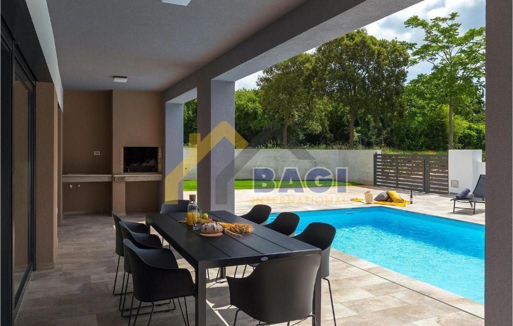 Splendida villa con piscina sulla collina – Barban