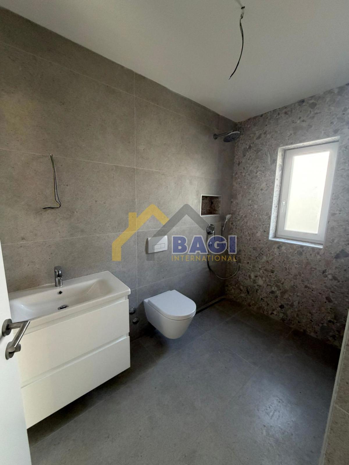 Appartamento di Lusso, Prima Fila sul Mare con Terrazza Privata – Medulin