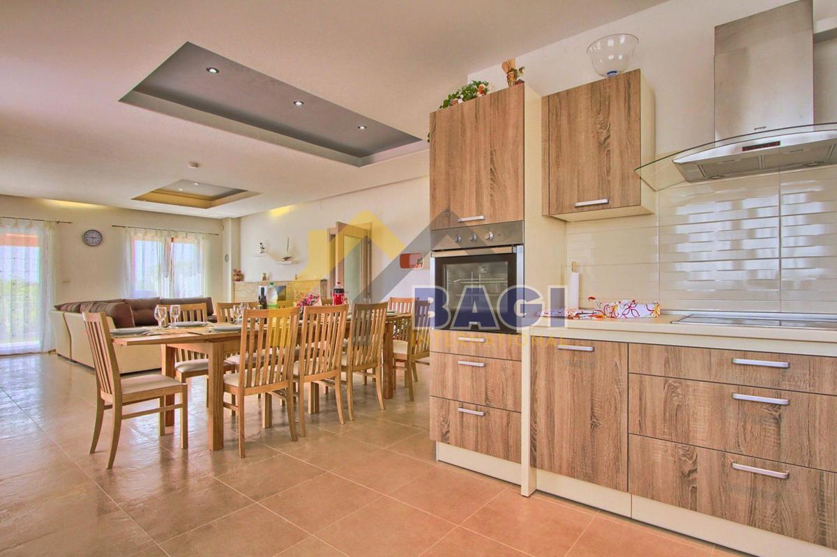 Casa Štokovci, Svetvinčenat, 294m2