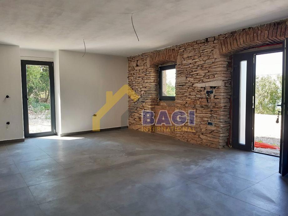 Casa con vista a 450 m dal mare Trget-Istria