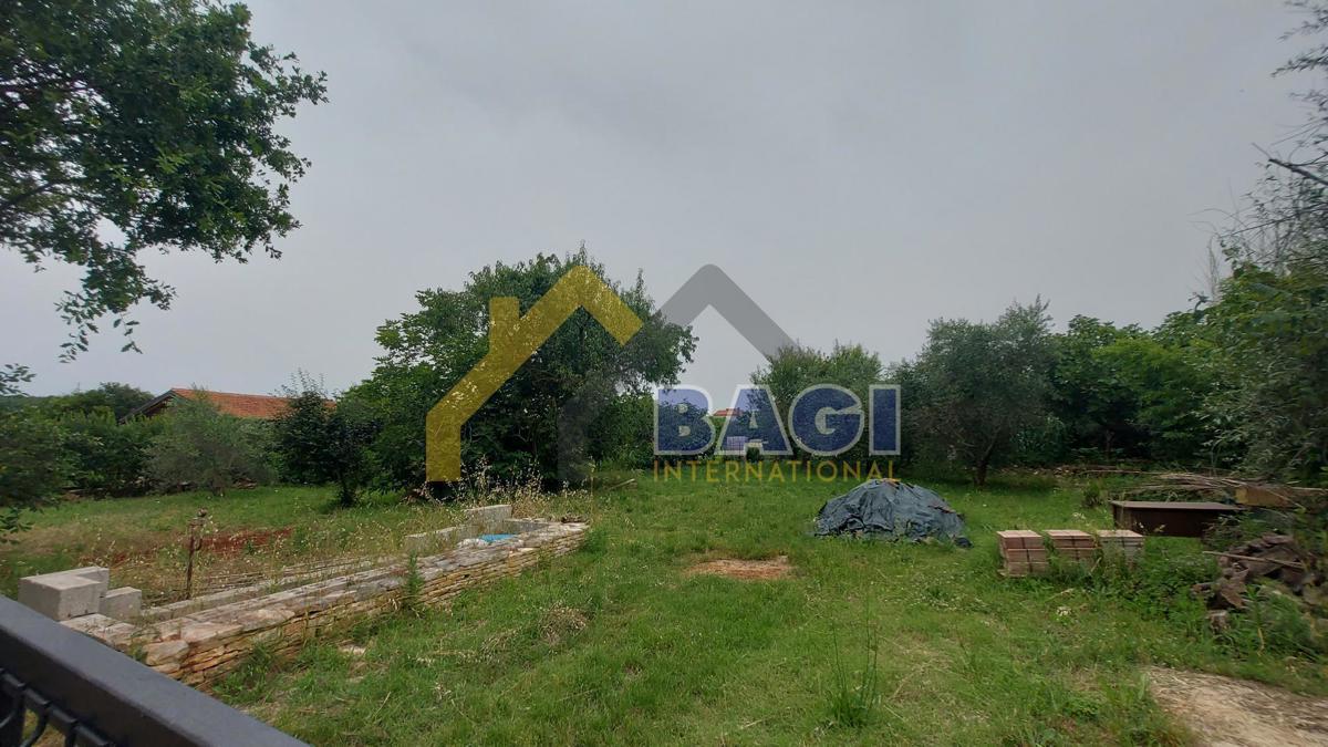 ISTRIA - POLA Terreno edificabile in posizione tranquilla