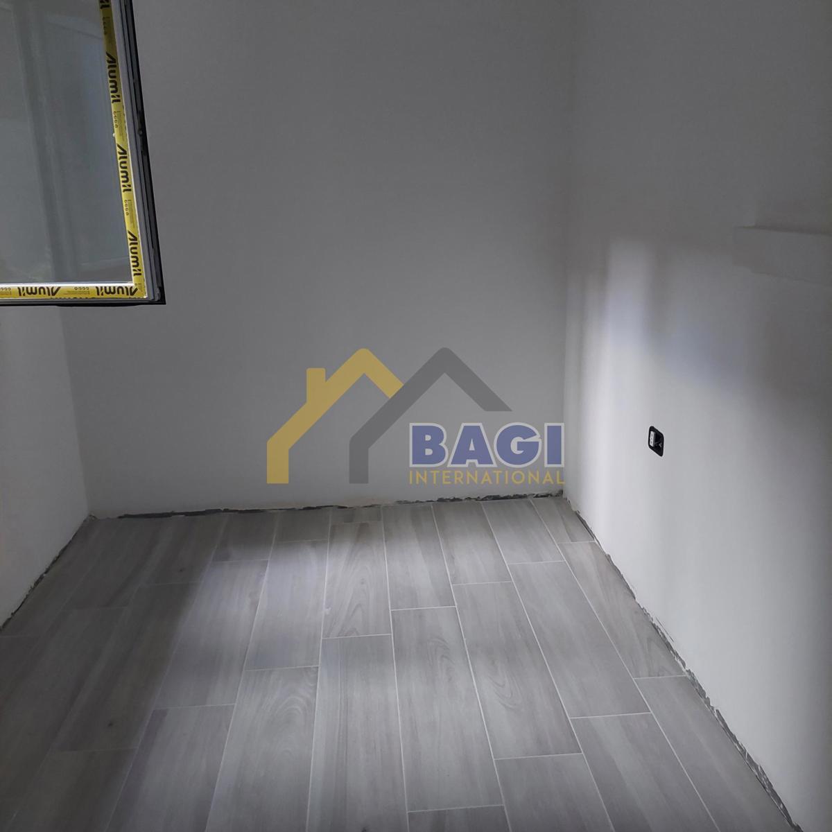 Posizione TOP Appartamento con giardino e vista sul porto turistico, prima fila