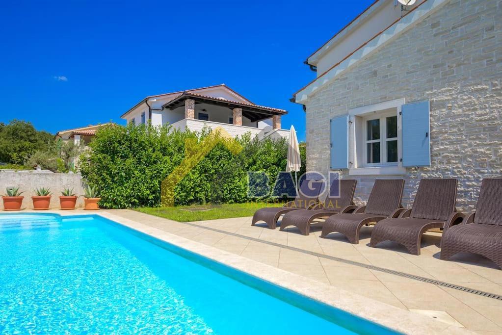 ISTRIA - MARČANA Villa con piscina e giardino