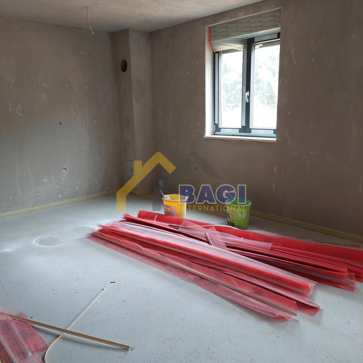 Pula Veli vrh-appartamento 89,30m2-ascensore-garage-vicino al mare