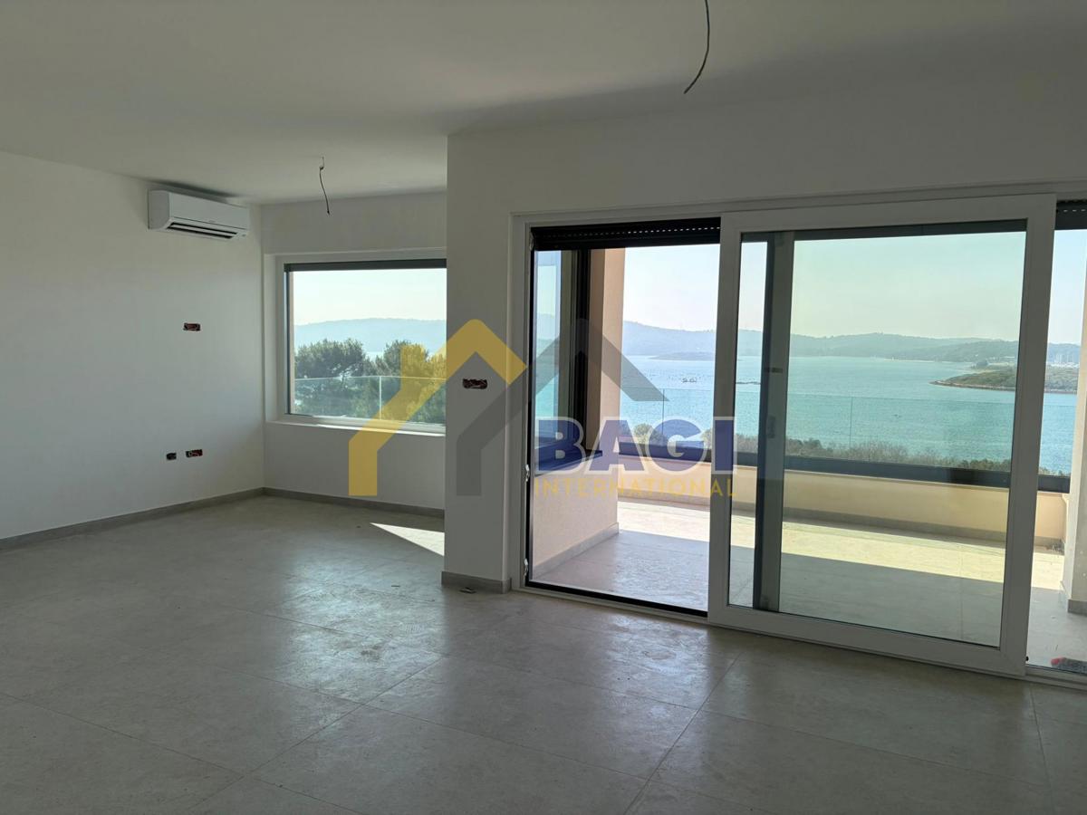 Prima fila sul mare! Appartamento di 88 m² in nuova costruzione, Medulin