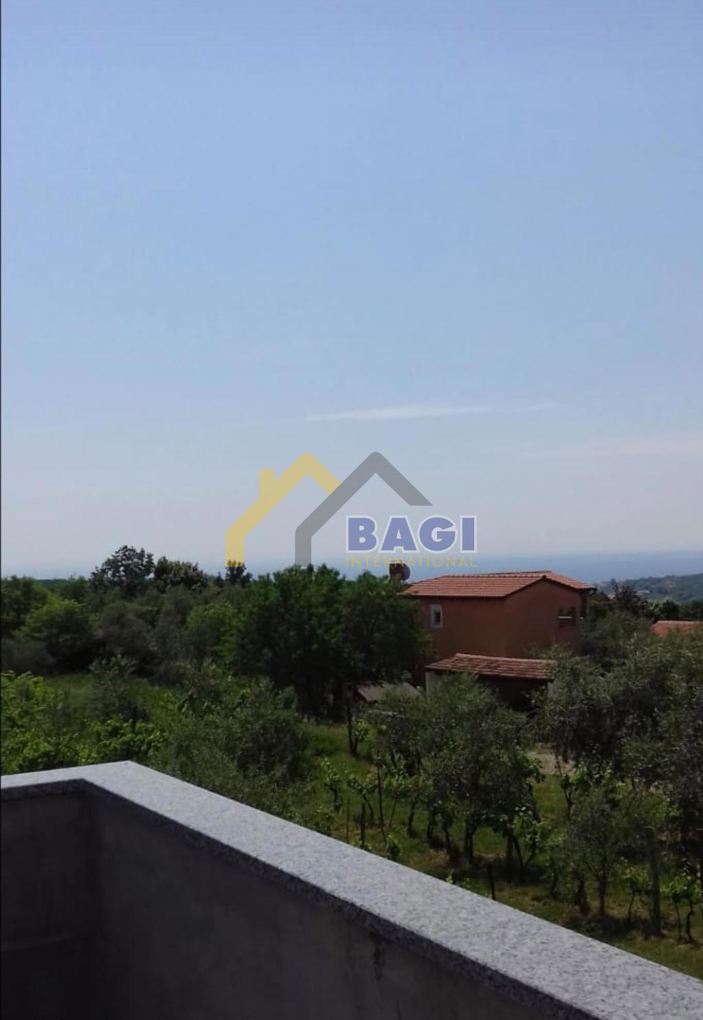 CASA ISTRA CON DUE APPARTAMENTI CON VISTA MARE