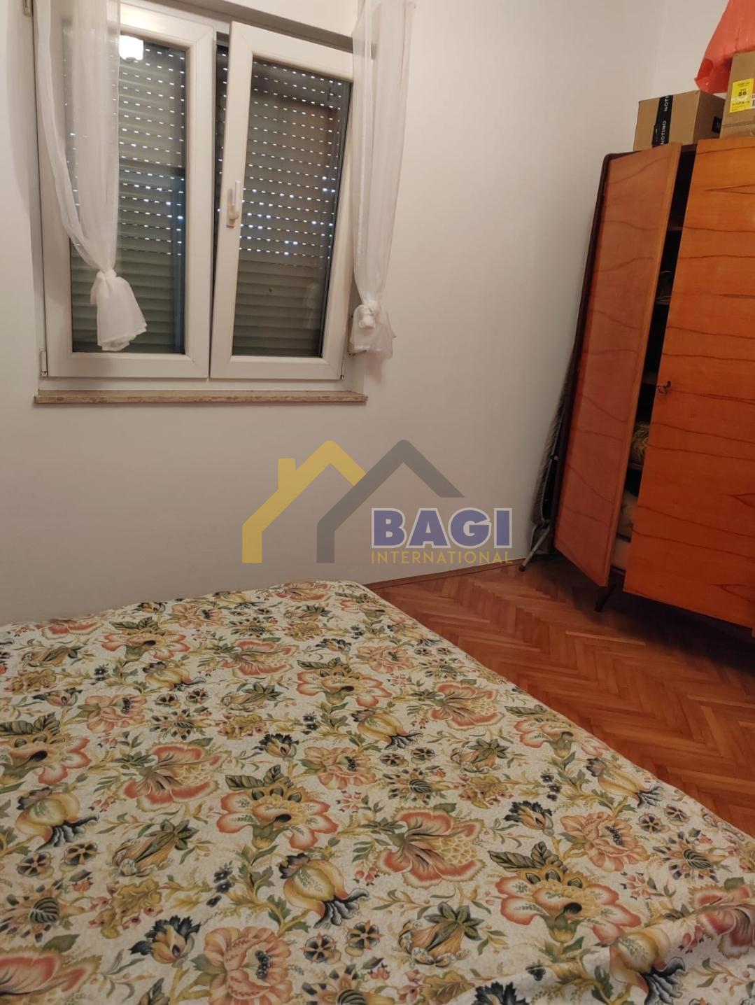 CASA ISTRA CON DUE APPARTAMENTI CON VISTA MARE