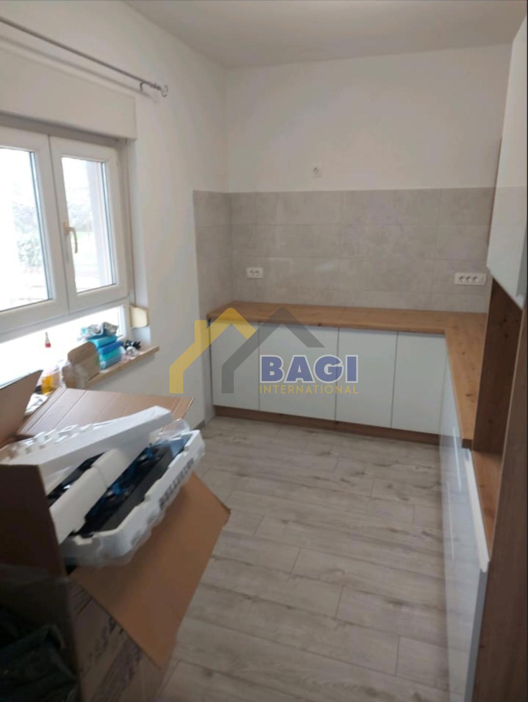 CASA ISTRA CON DUE APPARTAMENTI CON VISTA MARE