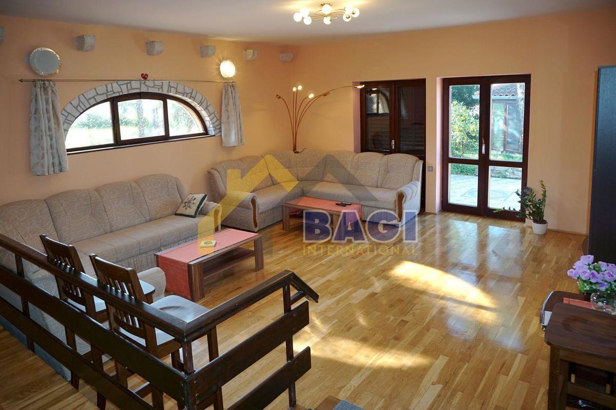 Casa Šišan, Ližnjan, 726,57m2