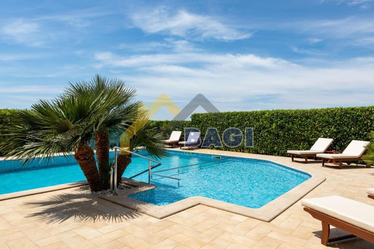 Casa Centar, Pula, 750m2