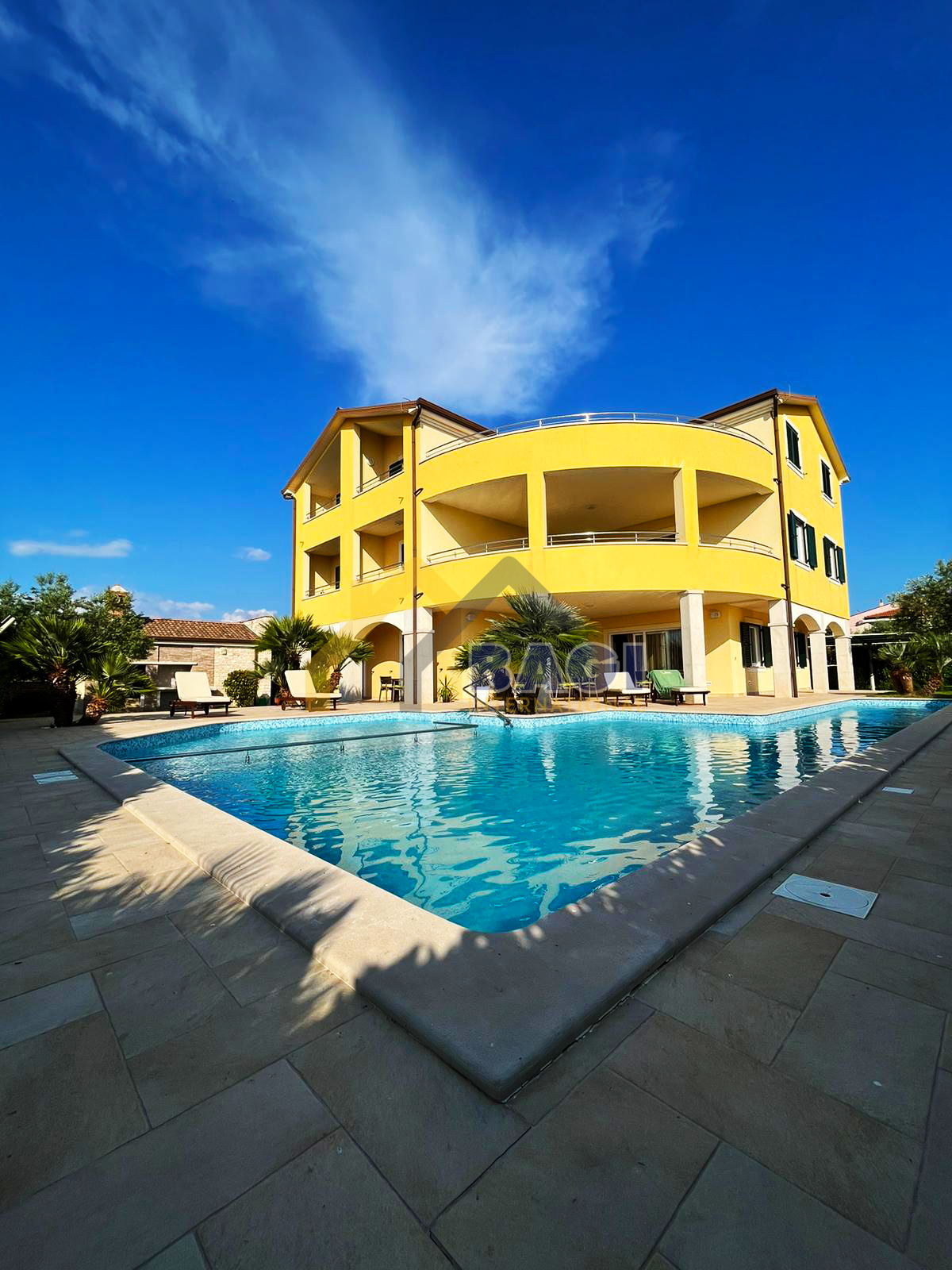 Casa Centar, Pula, 750m2