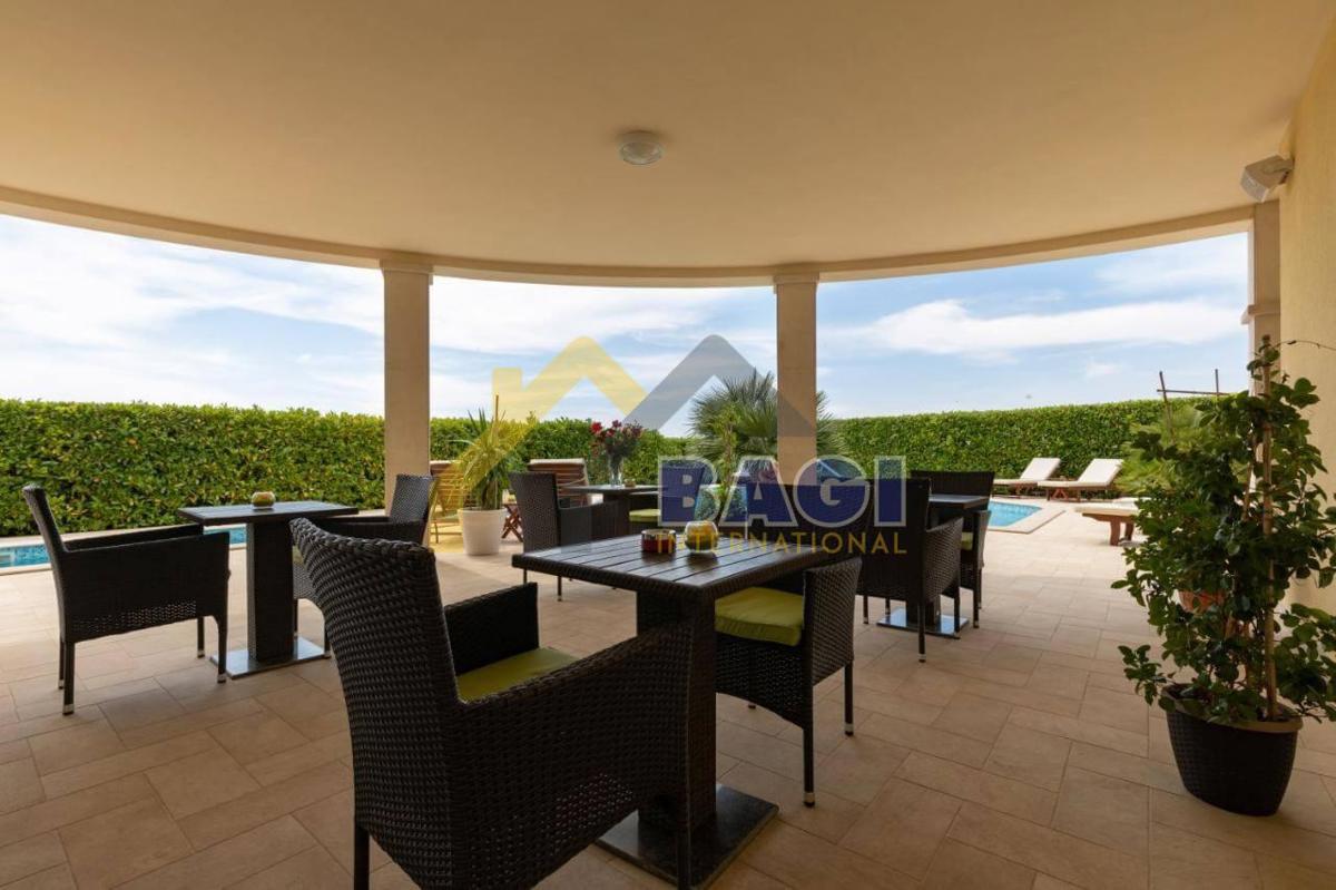 Casa Centar, Pula, 750m2