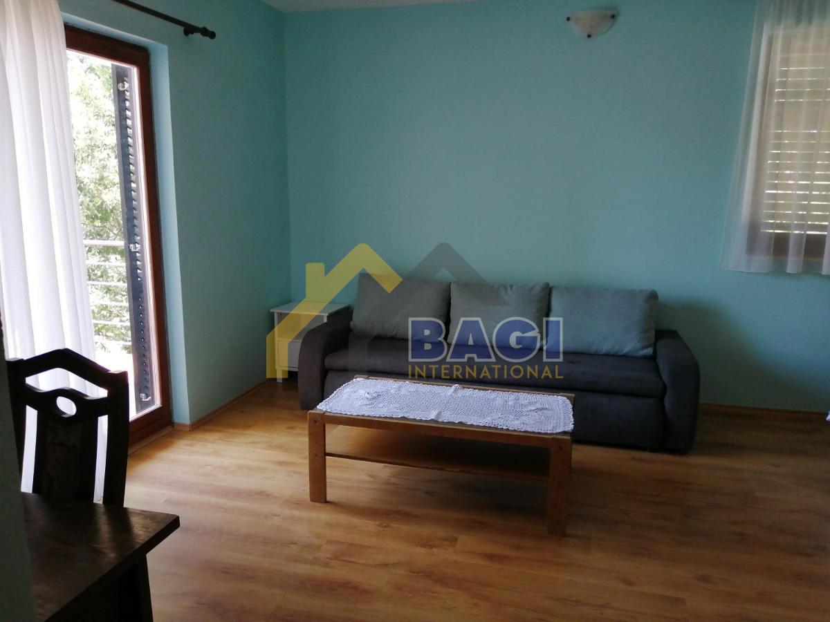 ISTRA - MEDULIN Casa appartamenti con 3 appartamenti e vista mare