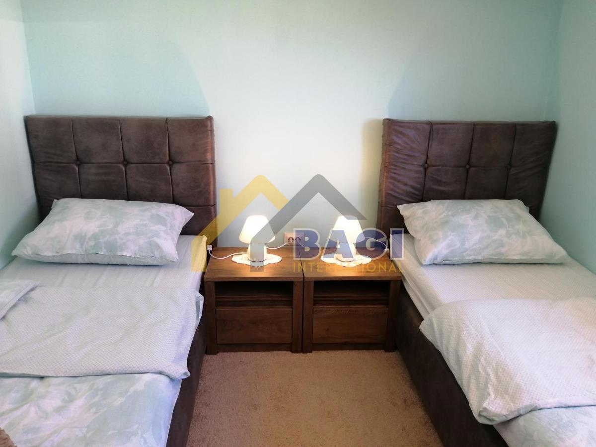 ISTRA - MEDULIN Casa appartamenti con 3 appartamenti e vista mare