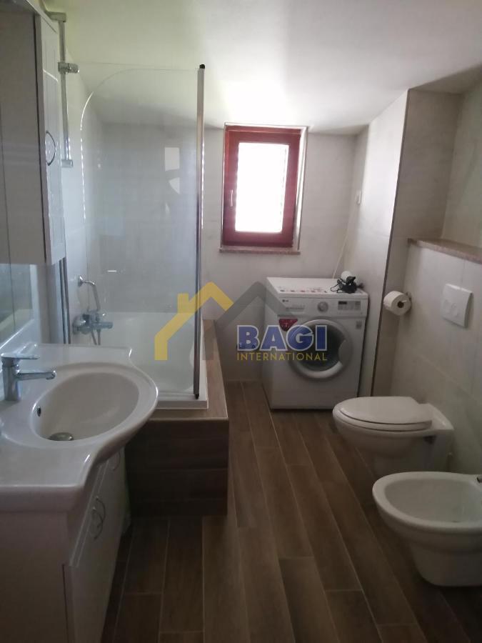 ISTRA - MEDULIN Casa appartamenti con 3 appartamenti e vista mare