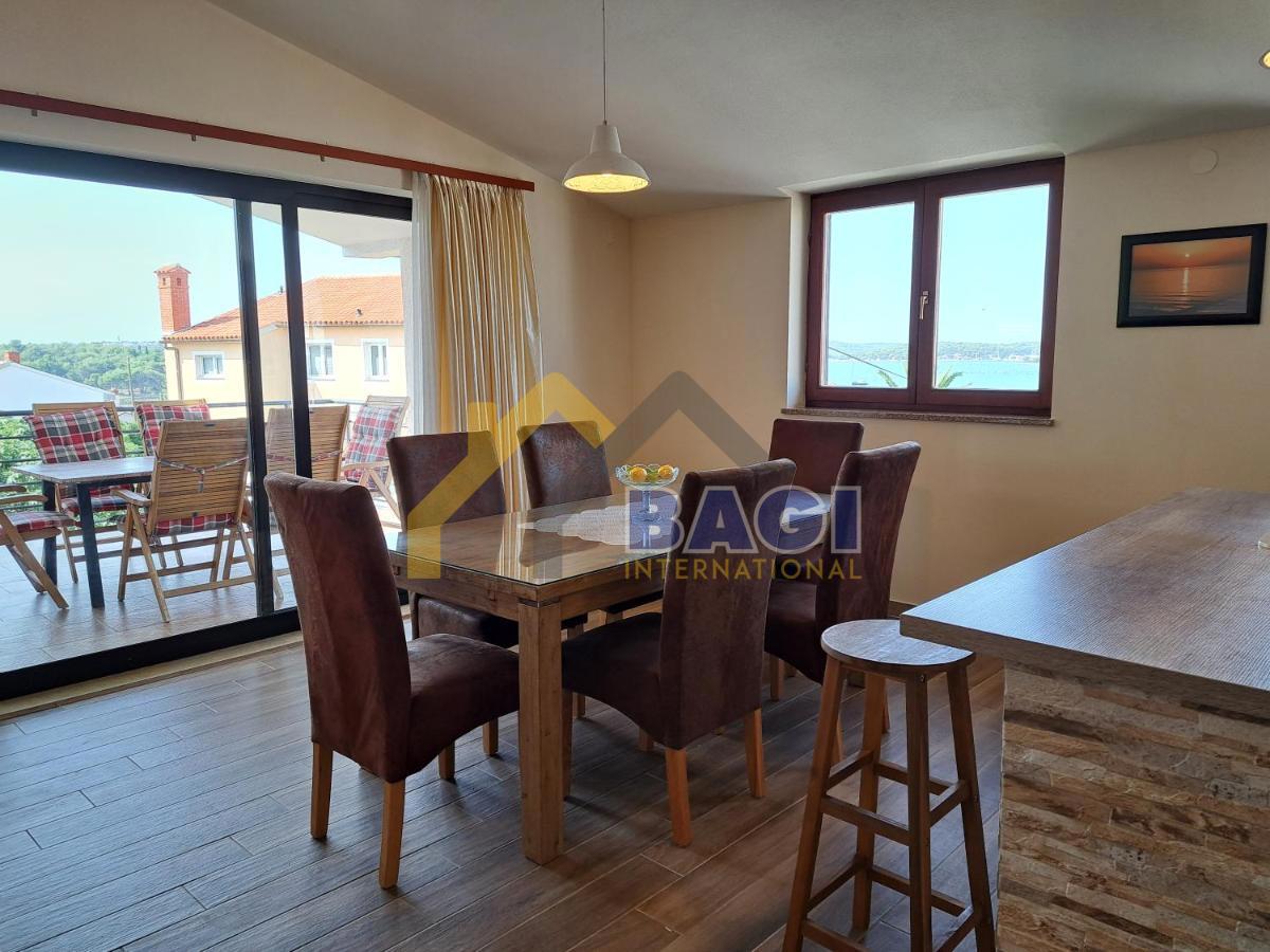 ISTRA - MEDULIN Casa appartamenti con 3 appartamenti e vista mare