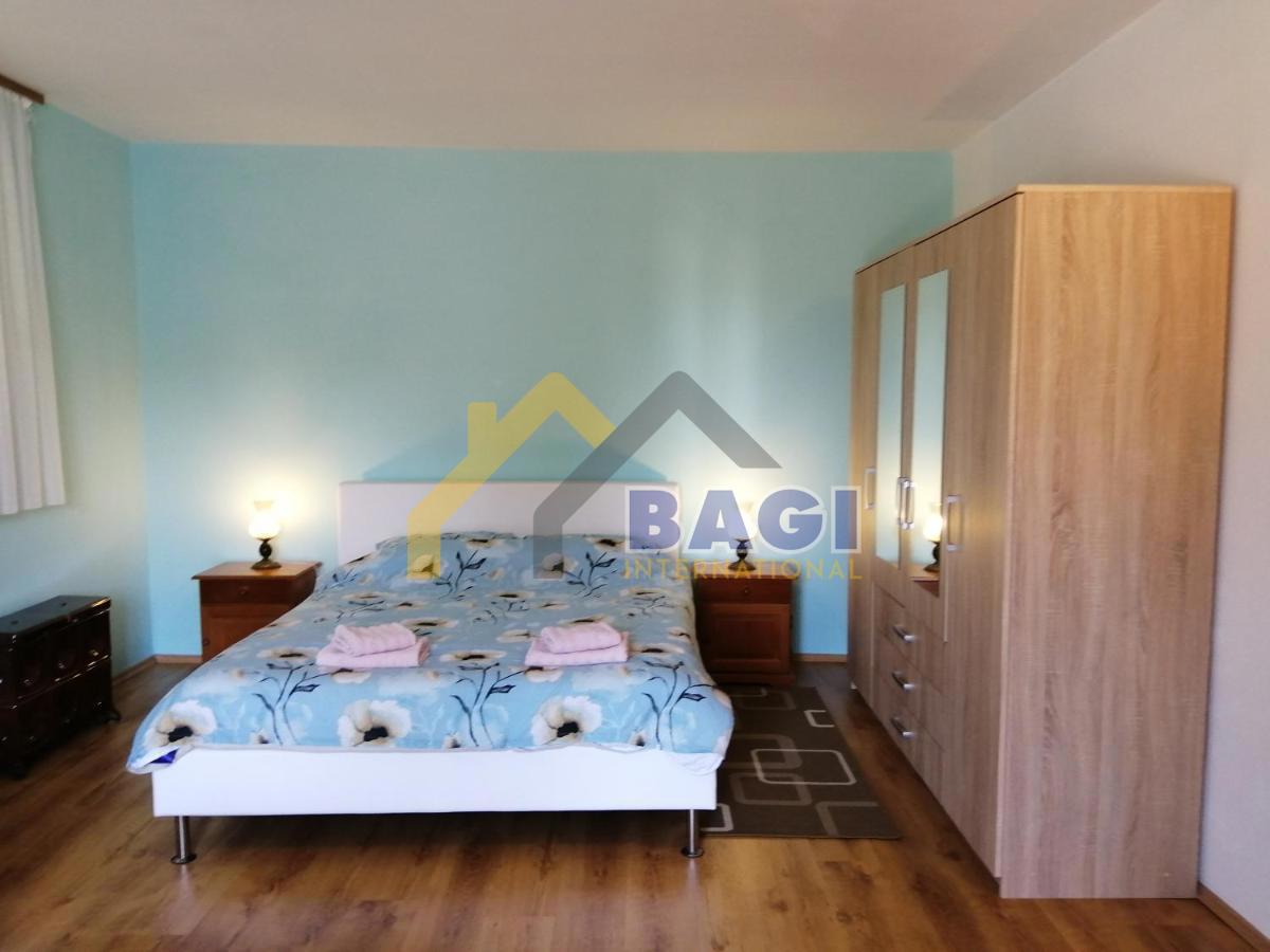 ISTRA - MEDULIN Casa appartamenti con 3 appartamenti e vista mare