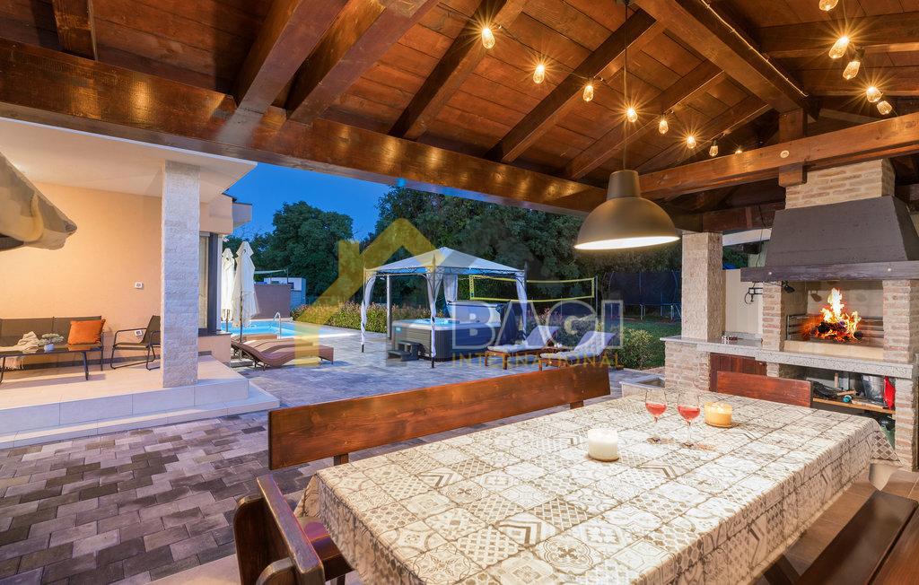 ISTRIA - ŠTINJAN Bellissima casa con piscina e giardino