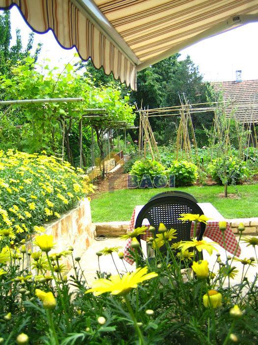 ISTRIA - TRE APPARTAMENTI - GIARDINO 150M2 - TRE POSTI AUTO